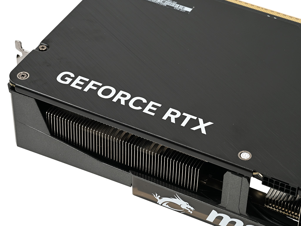 geforce_rtx_5070_12g_gaming_trio_oc_012