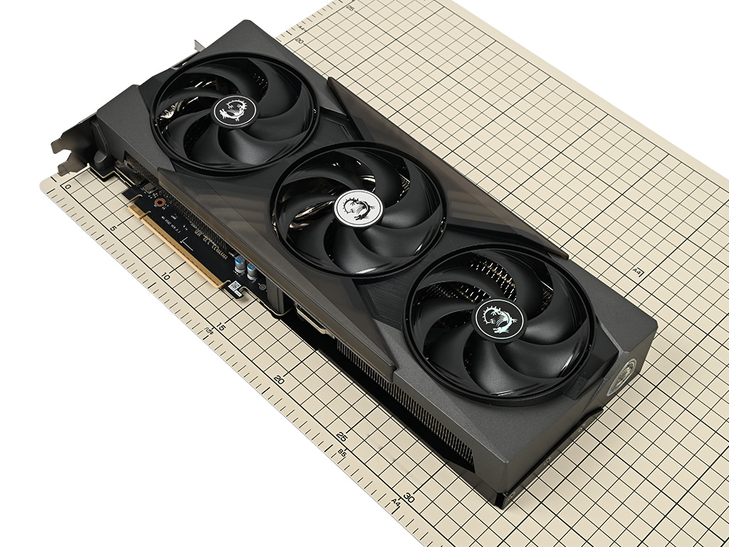 geforce_rtx_5070_12g_gaming_trio_oc_026