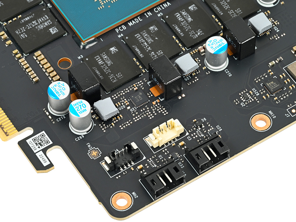 geforce_rtx_5070_12g_gaming_trio_oc_043