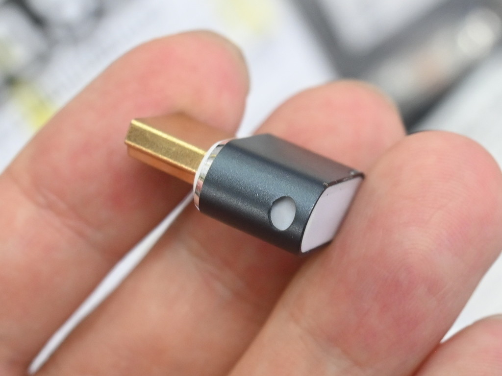edid_dummy_plug_06
