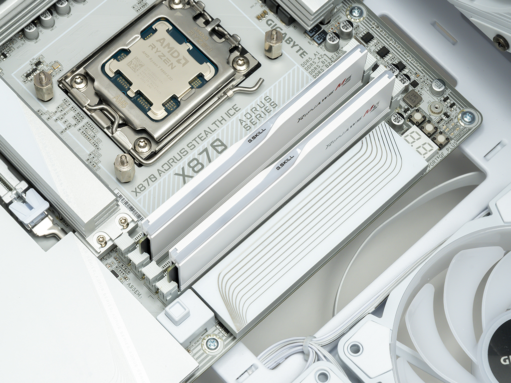 gigabyte-stealth_64