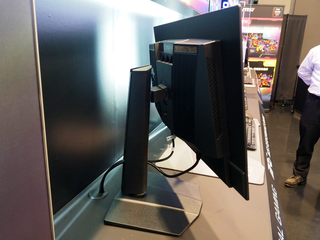 msi_qd_oled_010