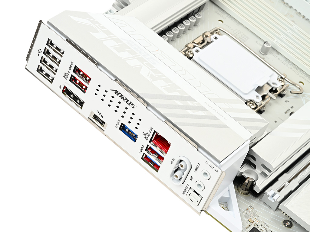 z890_a_elite_wf7_ice_006