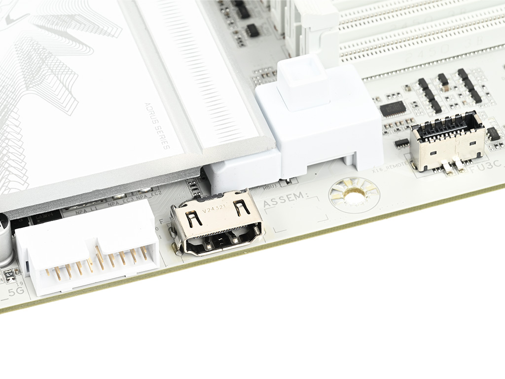 z890_a_elite_wf7_ice_019