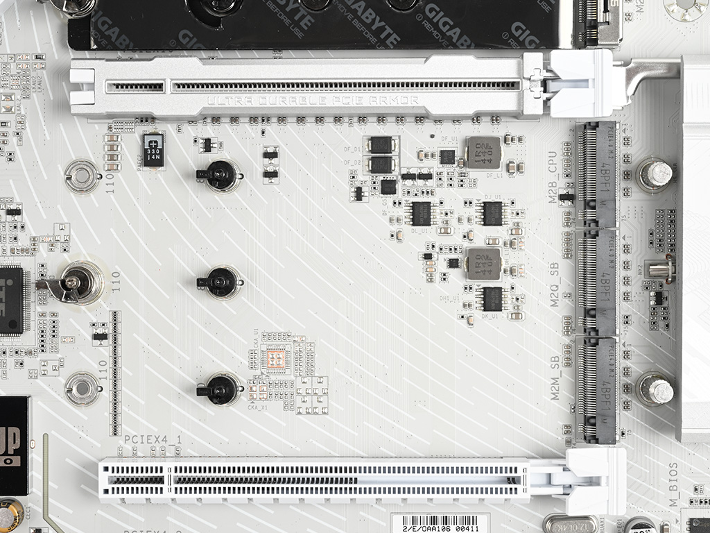 z890_a_elite_wf7_ice_041