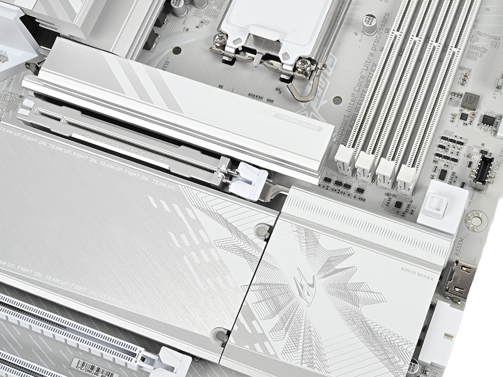 z890_a_elite_wf7_ice_046