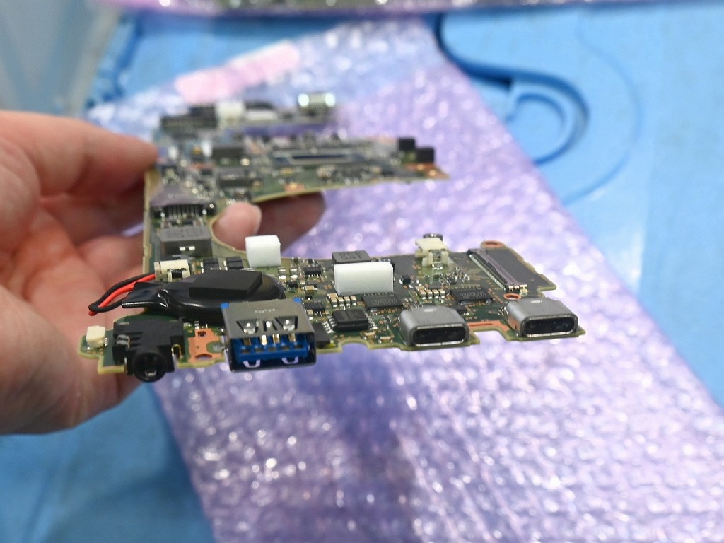 FMV_motherboard_06