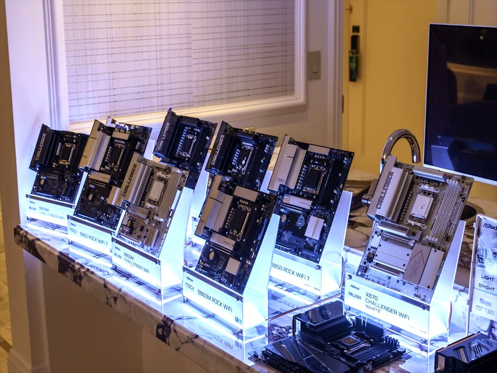 (CES 2026) ASRock、手頃な価格の新「Rock」シリーズとChallenger新モデルを展示