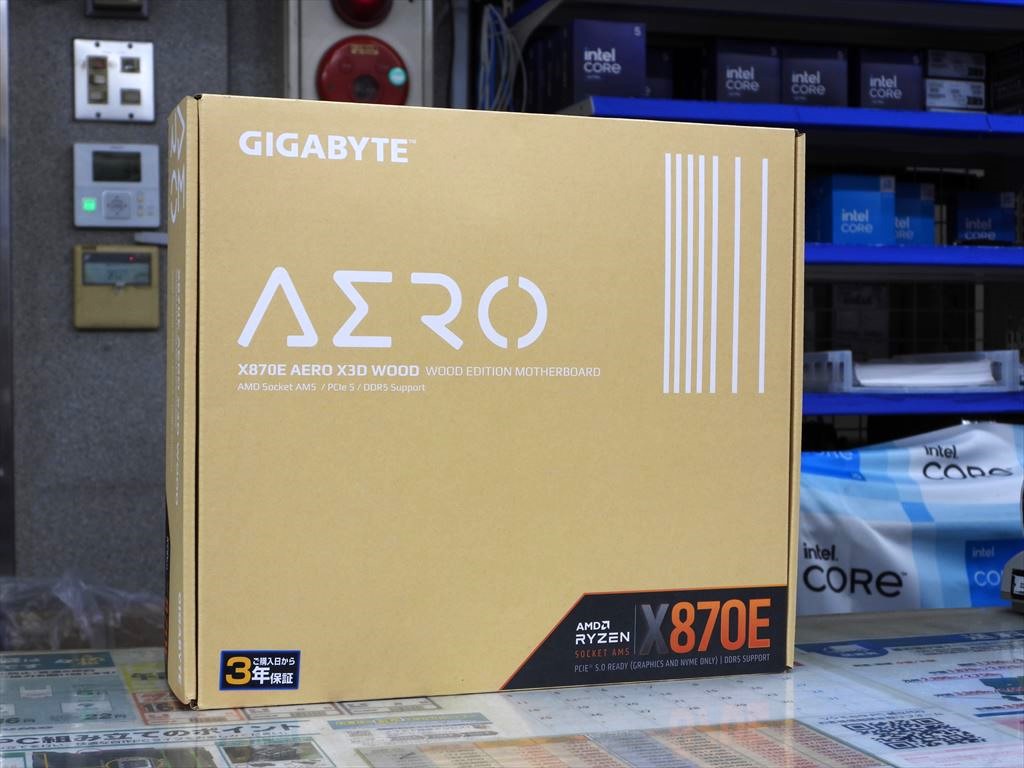 (アキバ取材班) 木製パネルを採用するRyzen対応マザー、GIGABYTE「X870E AERO X3D WOOD」が発売