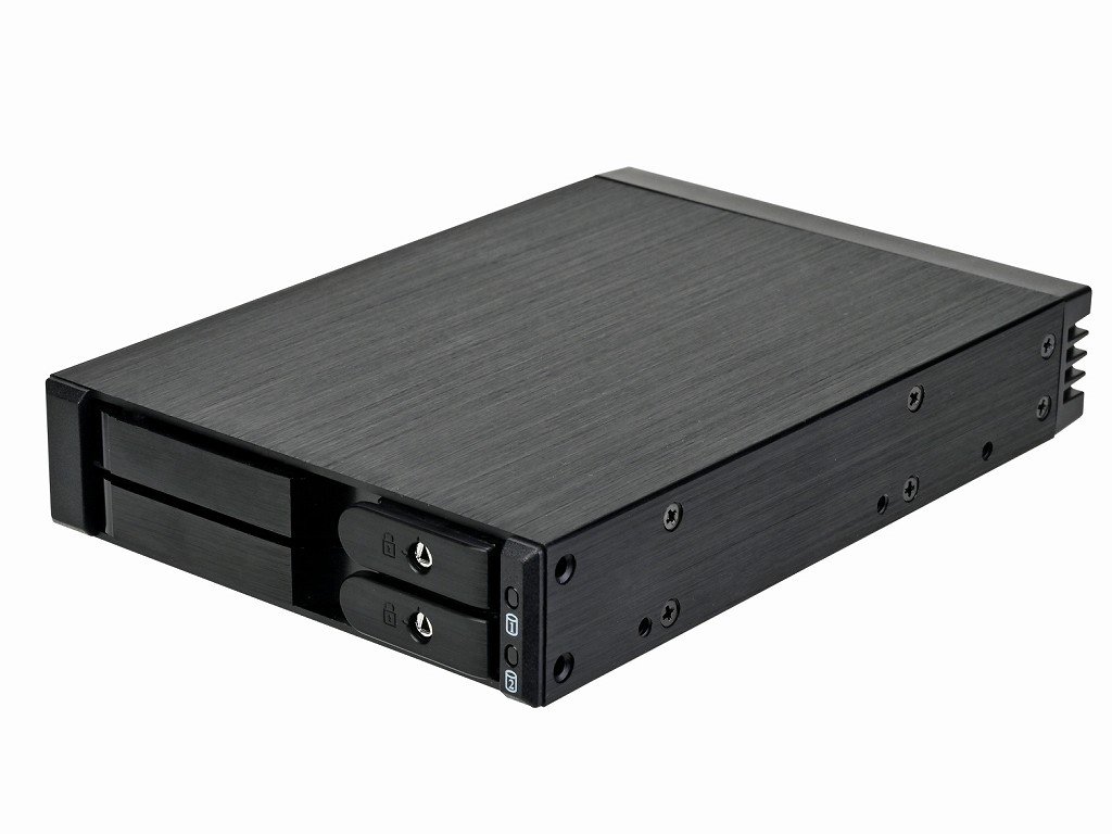SilverStone、2.5インチSSD×2を搭載可能なロック付き3.5インチベイアダプタ「FS202」