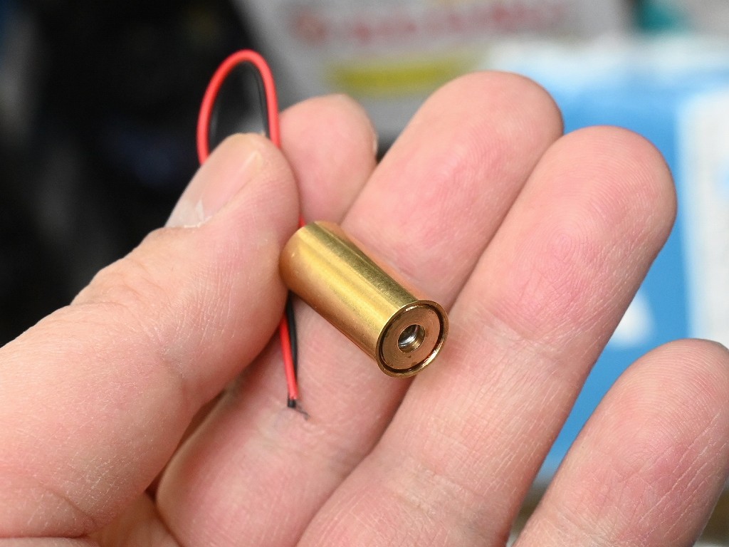(アキバ取材班) 出力が従来の10倍にアップ、50mW出力の格安レーザーモジュールが400円