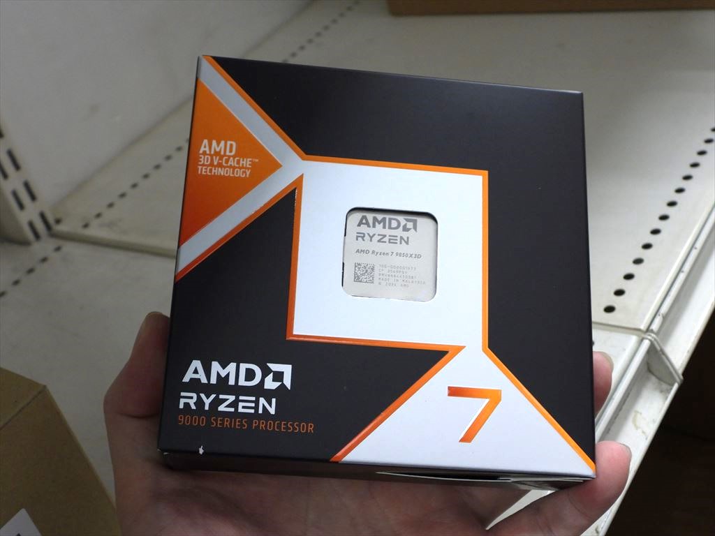 (アキバ取材班) AMDの最新ゲーミングCPU「Ryzen 7 9850X3D」の販売が一斉にスタート