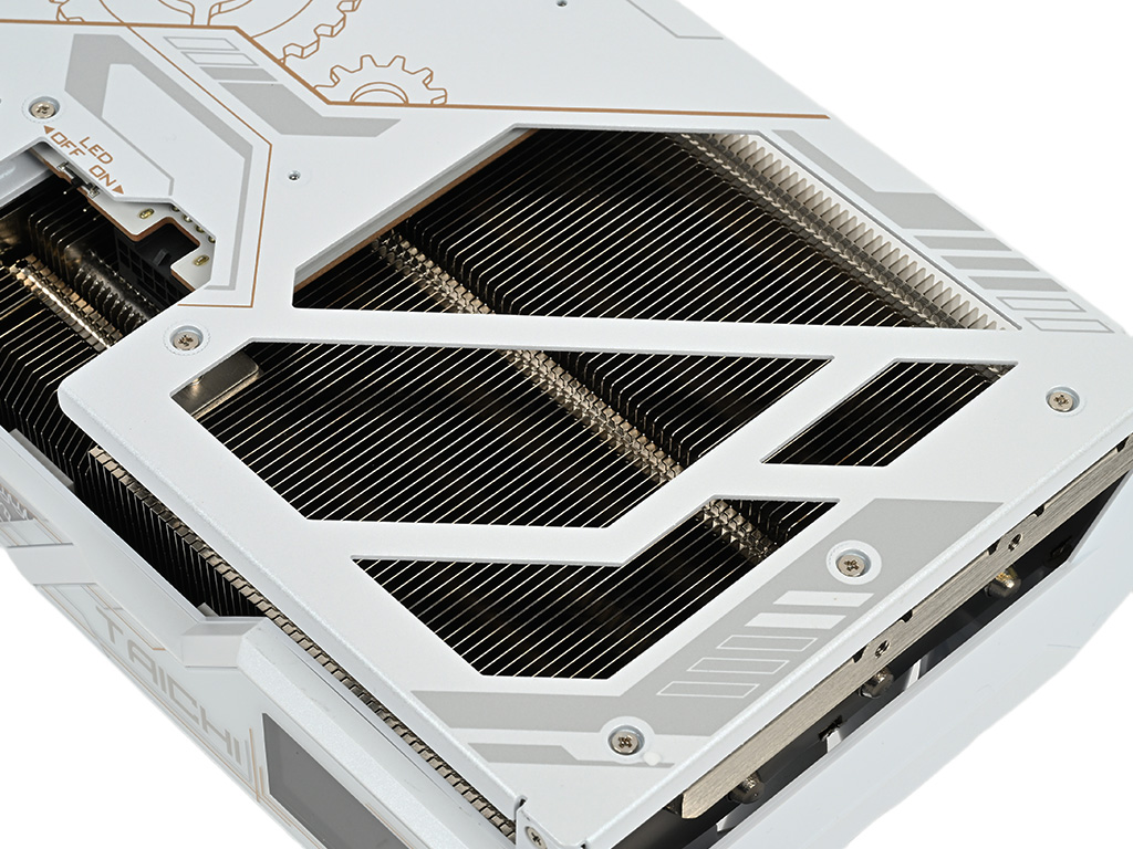 radeon_9070xt_taich_wh_018