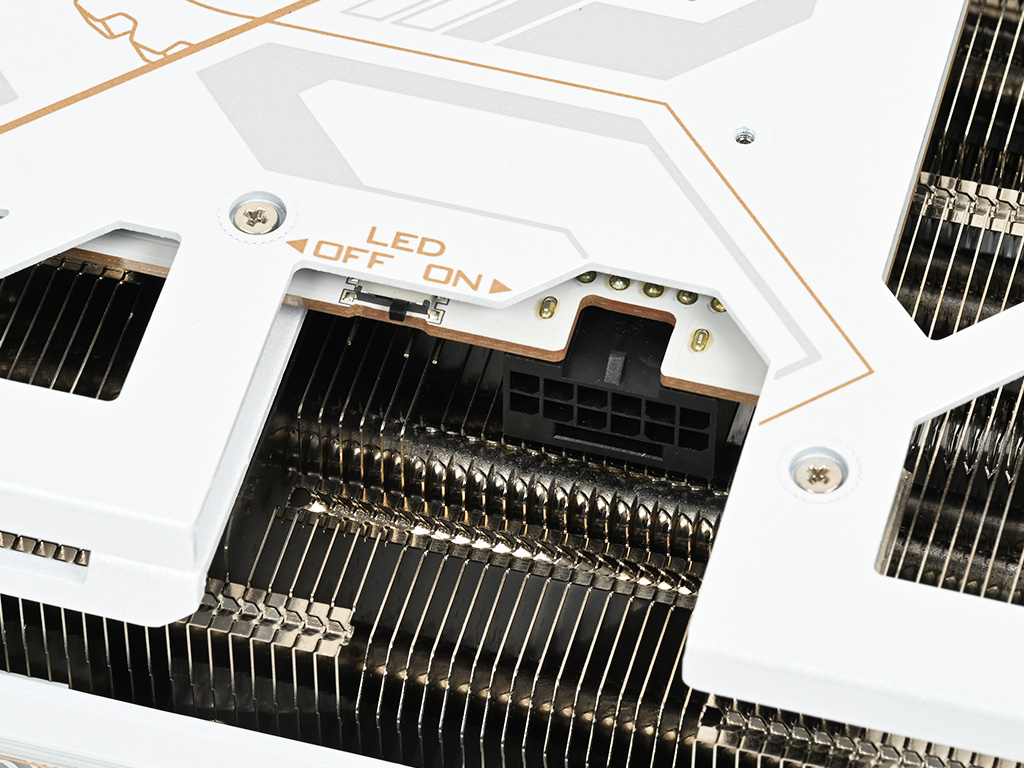 radeon_9070xt_taich_wh_023