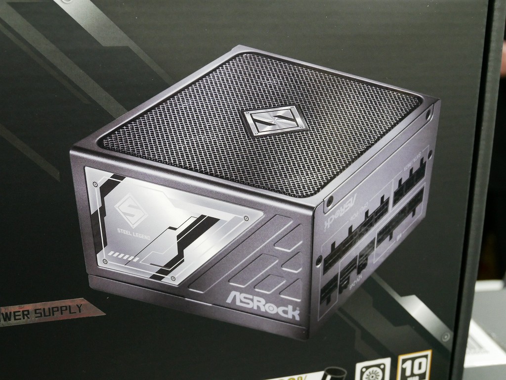 (アキバ取材班) 温度センサー付き12V-2×6ケーブルを備えた、ASRock「Steel Legend」のPLATINUM電源