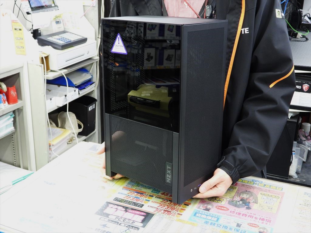 (アキバ取材班) 縦長デザインのMini-ITX対応PCケース「H2 Flow」がNZXTから登場