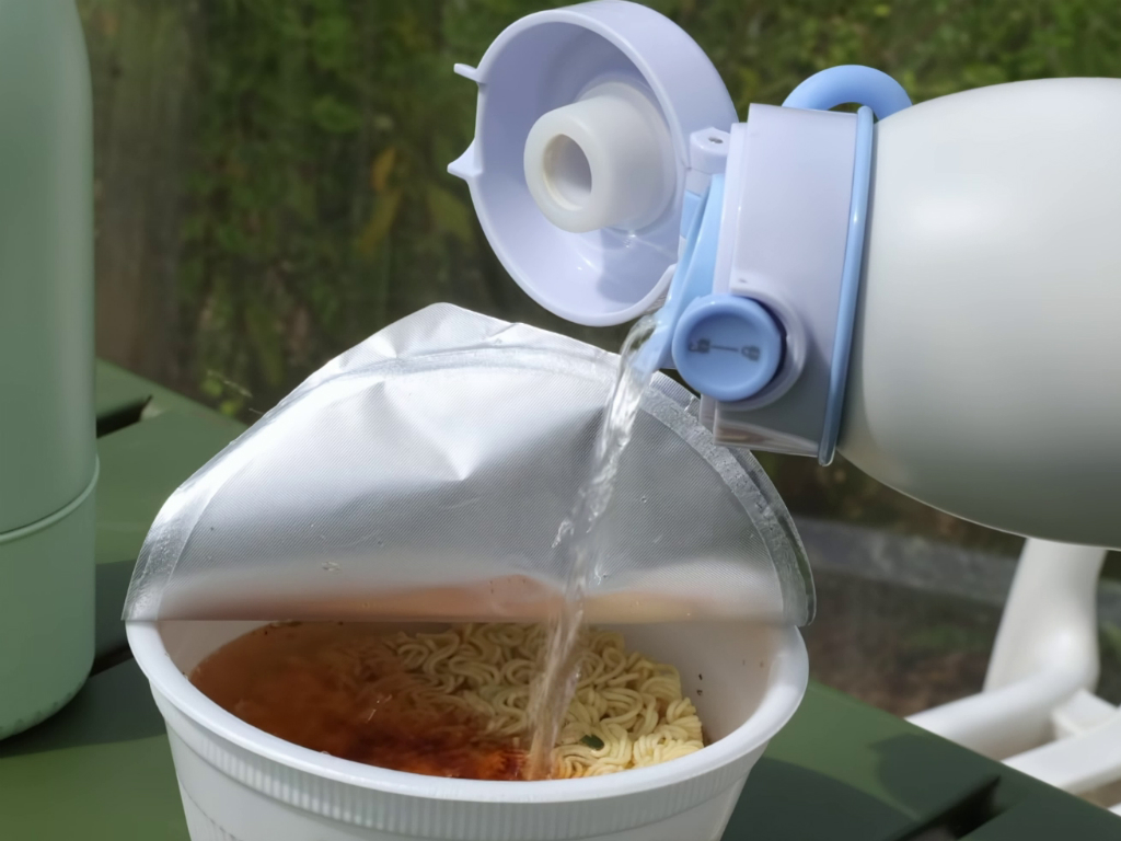 (次に来るモノ) どこでも100℃、カップ麺も余裕。18,000mAhバッテリ内蔵のポータブルケトルが"熱い”