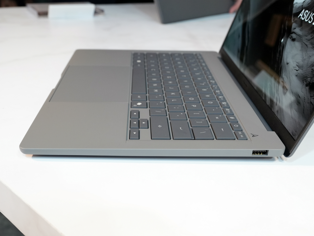 20260225_asus_note_18