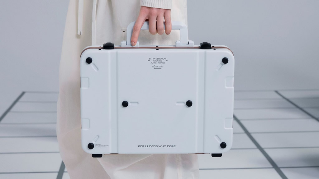 ROG-Flow-Z13-KJP-GZ302EAC_case