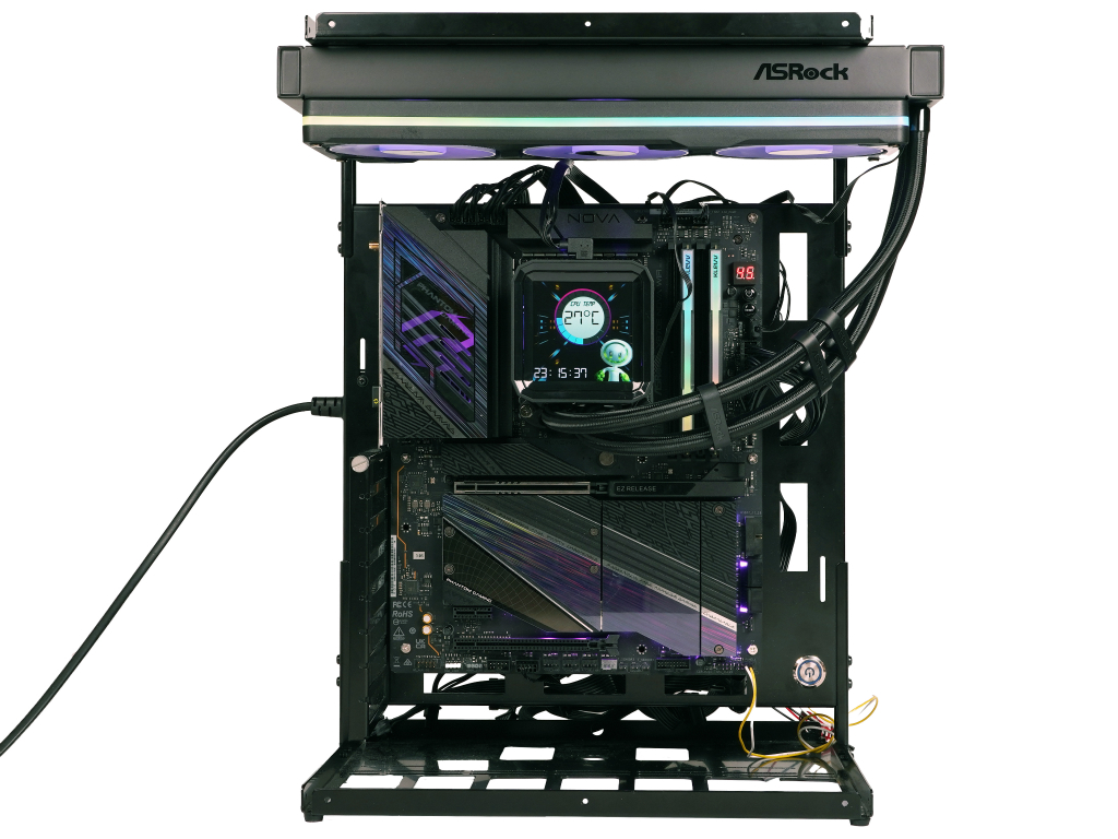 phantom_gaming_360_lcd_902