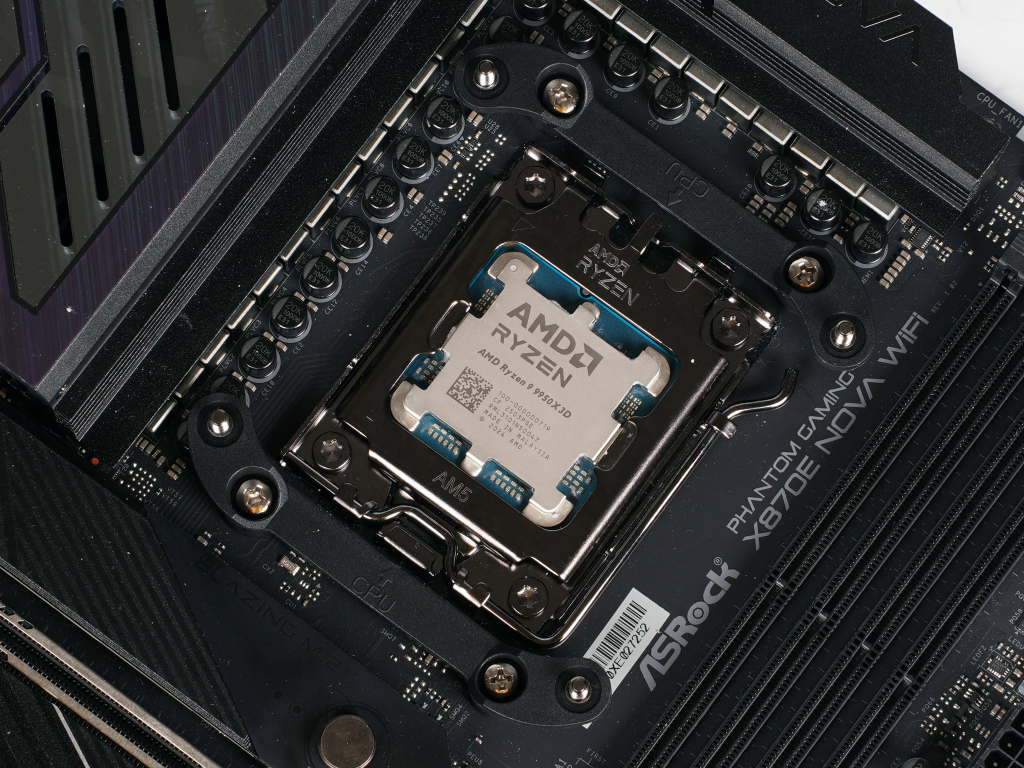 phantom_gaming_360_lcd_915