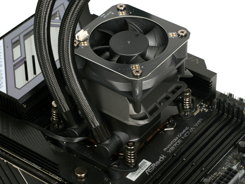 phantom_gaming_360_lcd_917