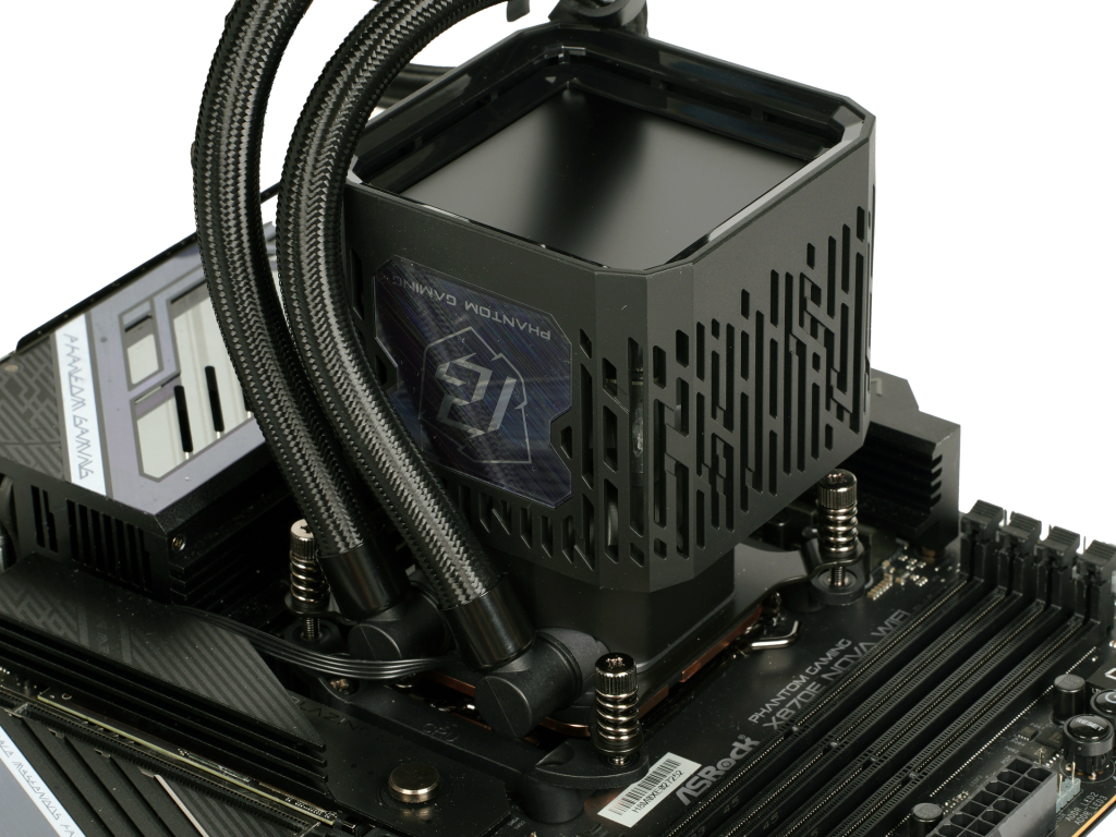 phantom_gaming_360_lcd_918