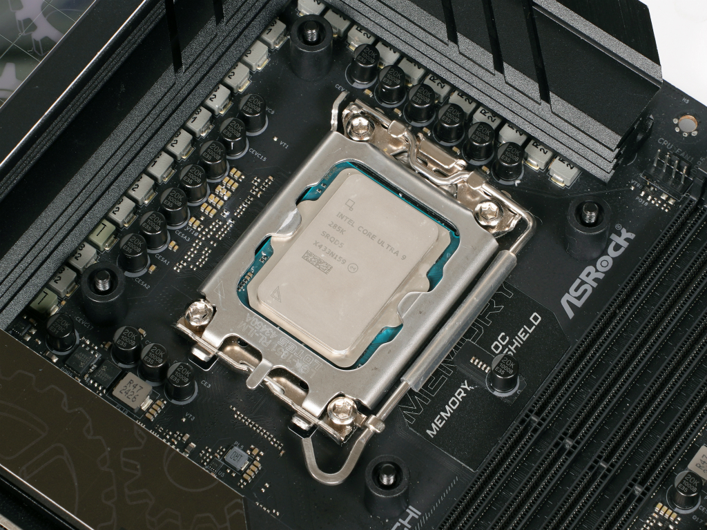 phantom_gaming_360_lcd_921