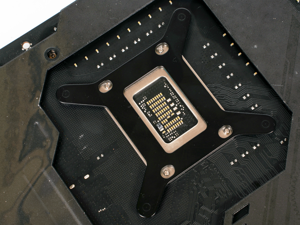 phantom_gaming_360_lcd_926