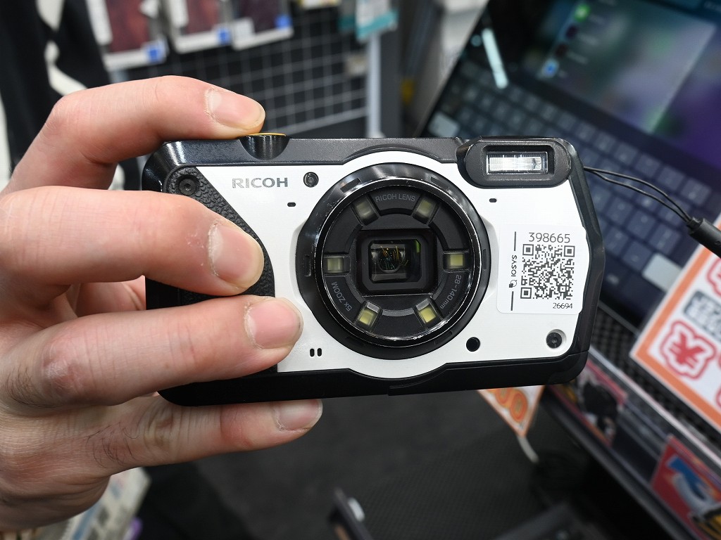(お買い得中古品情報) 防水・防塵・耐薬品・耐荷重仕様のタフネスデジカメ「G900SE」が1万円から
