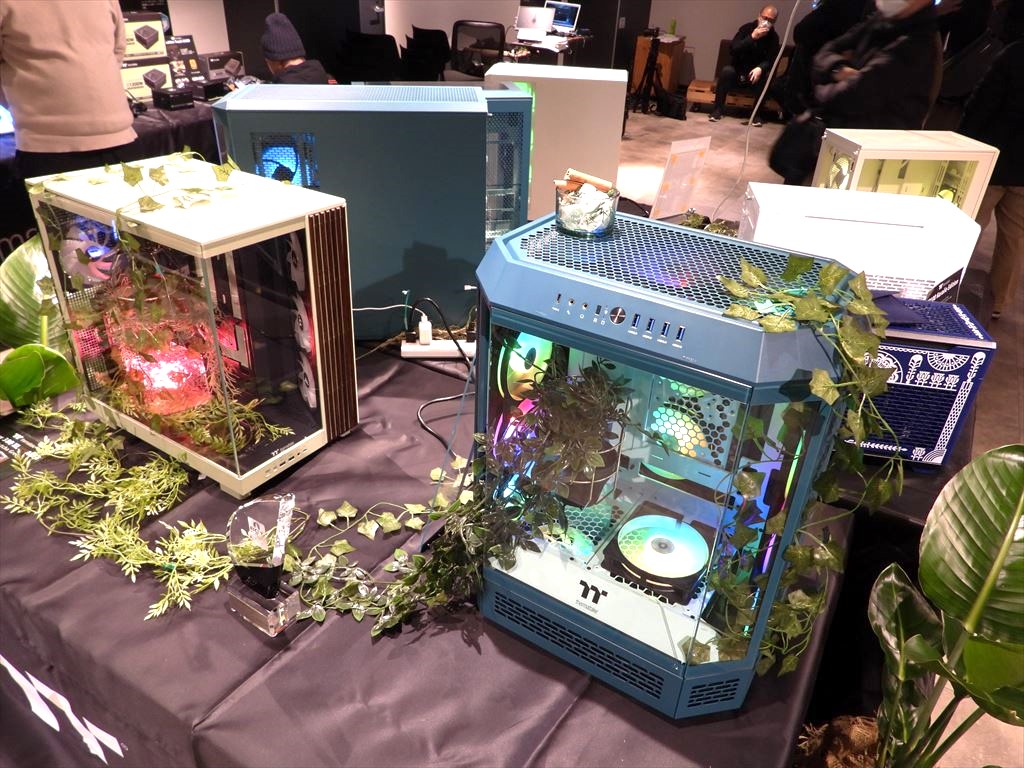 (イベント取材) レトロPCケースやユニーク電源、大型液晶AIO水冷など見どころ満載のThermaltakeイベント