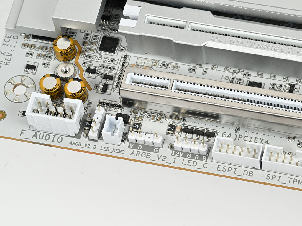 x870e_aorus_master_x3d_ice_022