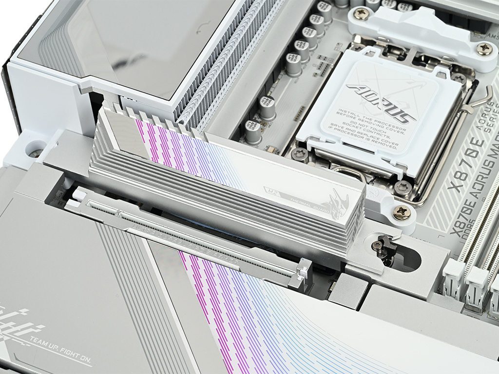 x870e_aorus_master_x3d_ice_023