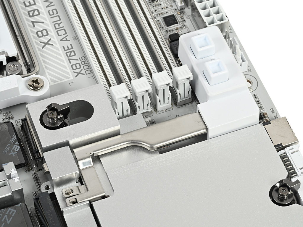 x870e_aorus_master_x3d_ice_030