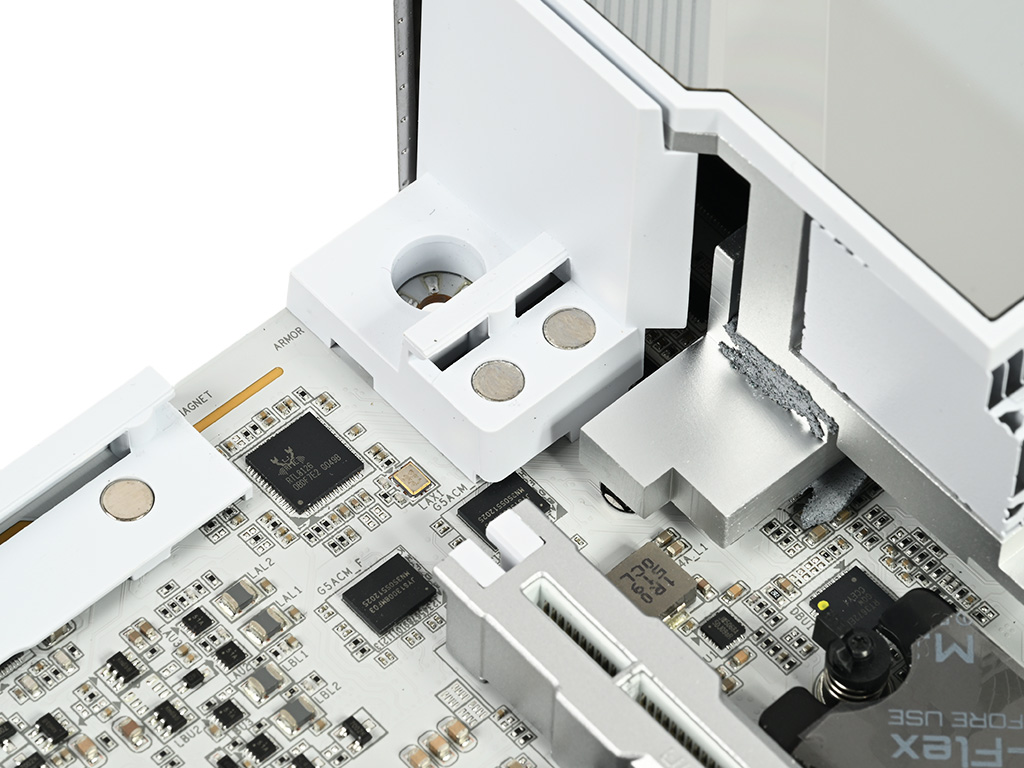 x870e_aorus_master_x3d_ice_033