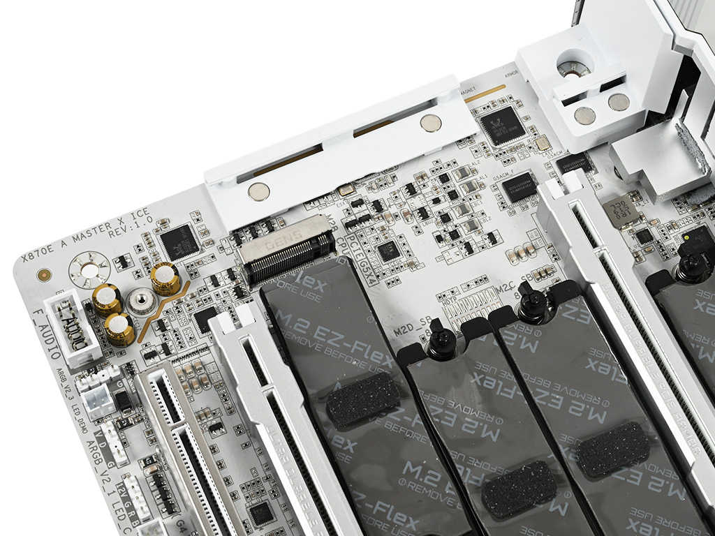 x870e_aorus_master_x3d_ice_040