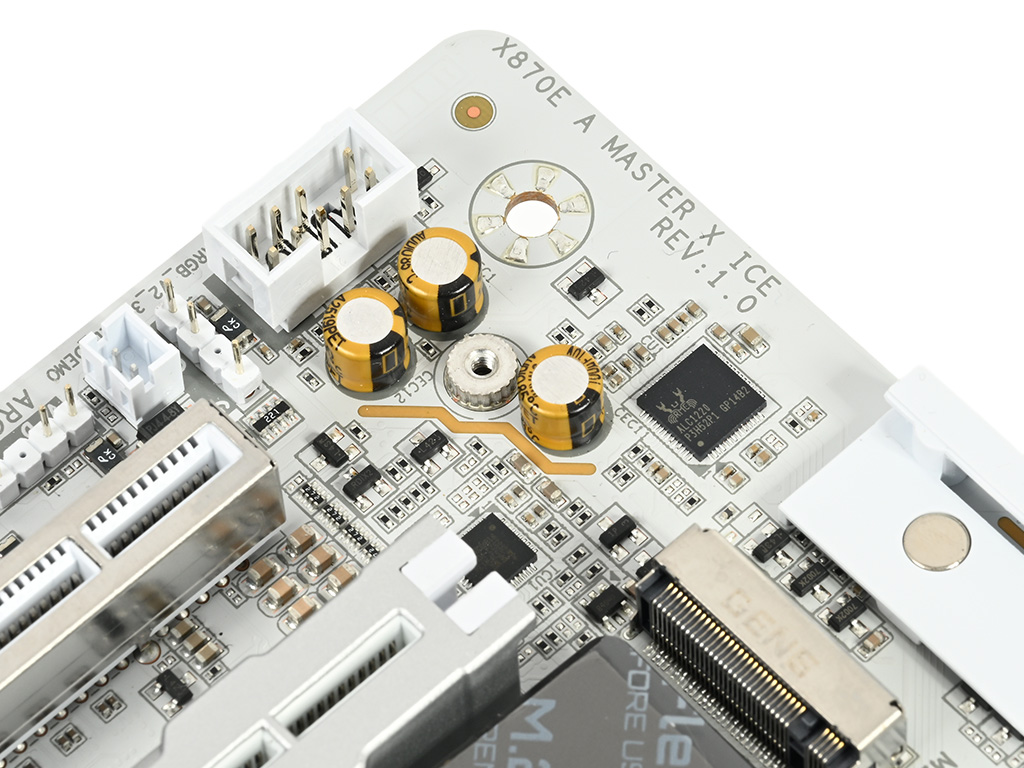 x870e_aorus_master_x3d_ice_043