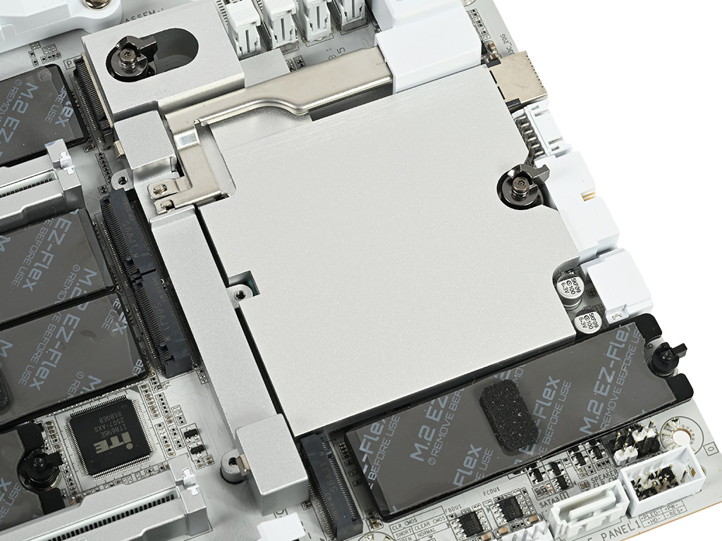 x870e_aorus_master_x3d_ice_048
