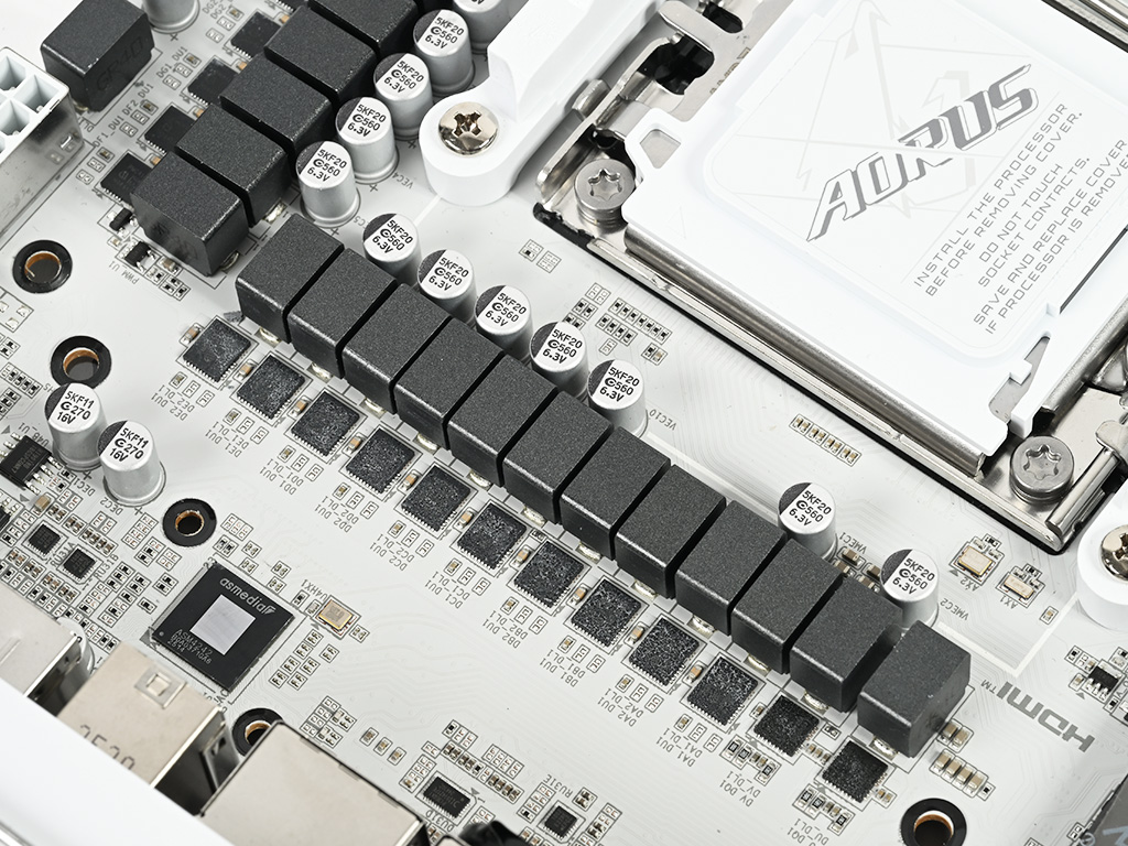 x870e_aorus_master_x3d_ice_053