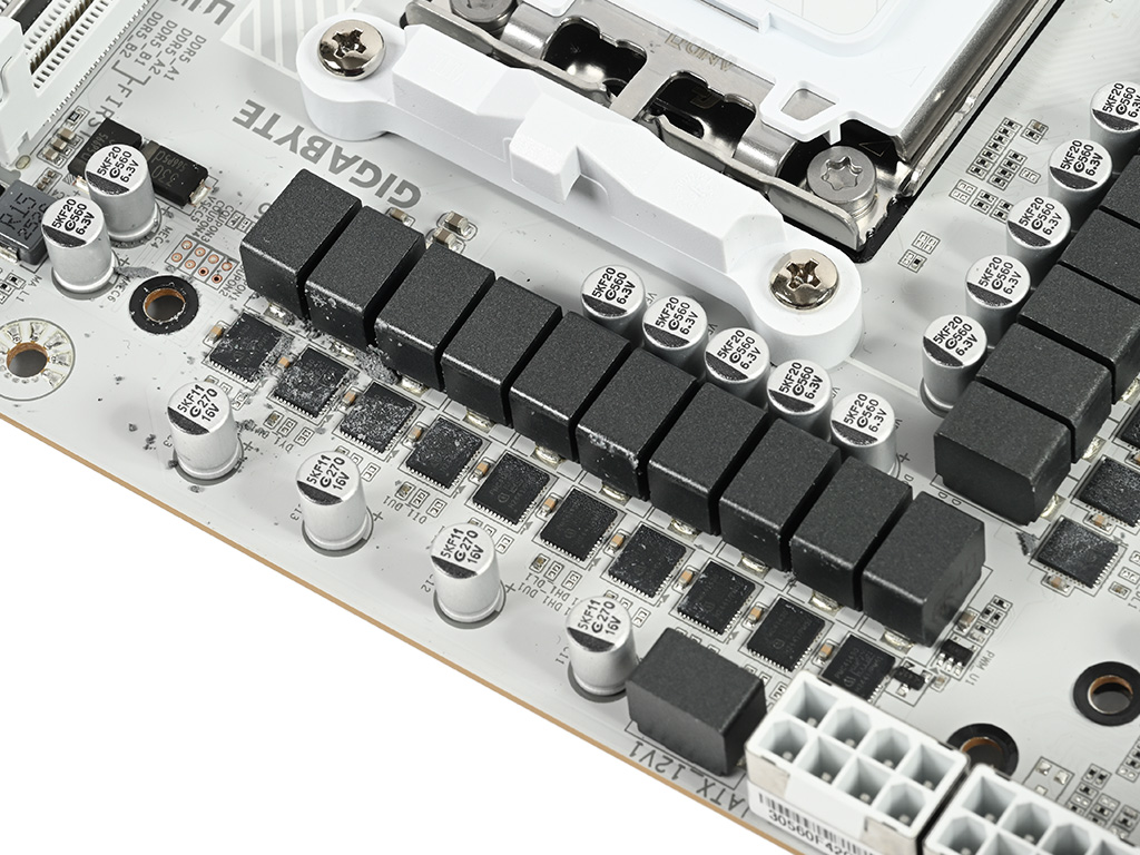 x870e_aorus_master_x3d_ice_054