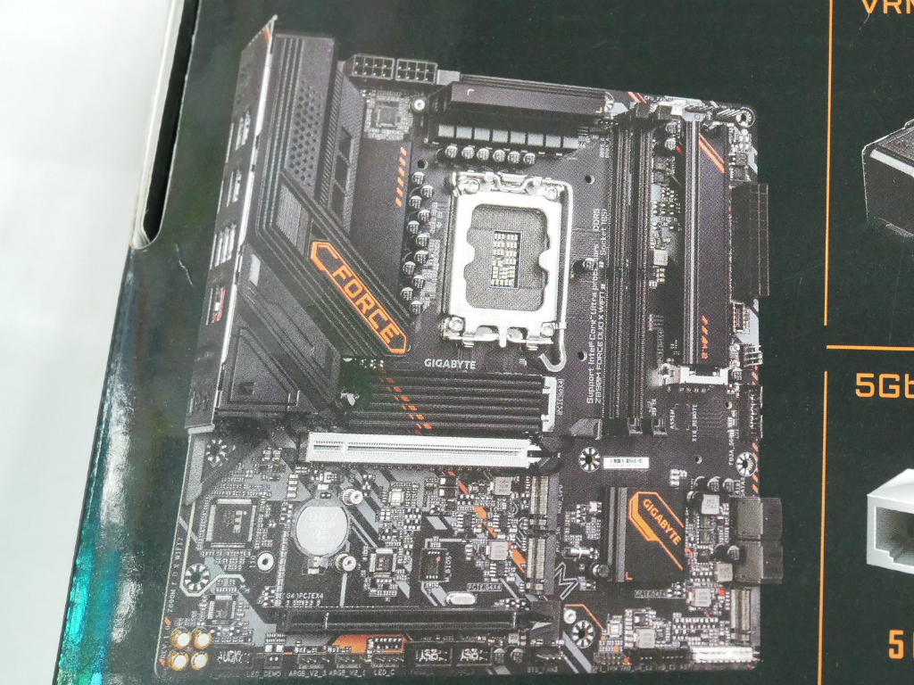 (アキバ取材班) M.2×5とCQ-DIMM対応のMicroATX、GIGABYTE「Z890M FORCE DUO X WIFI7」発売