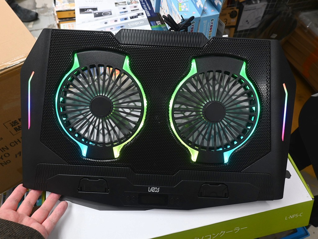 (アキバ取材班) デュアル125mmファン＆RGBイルミ搭載の17型対応ノートPCクーラーが3,300円