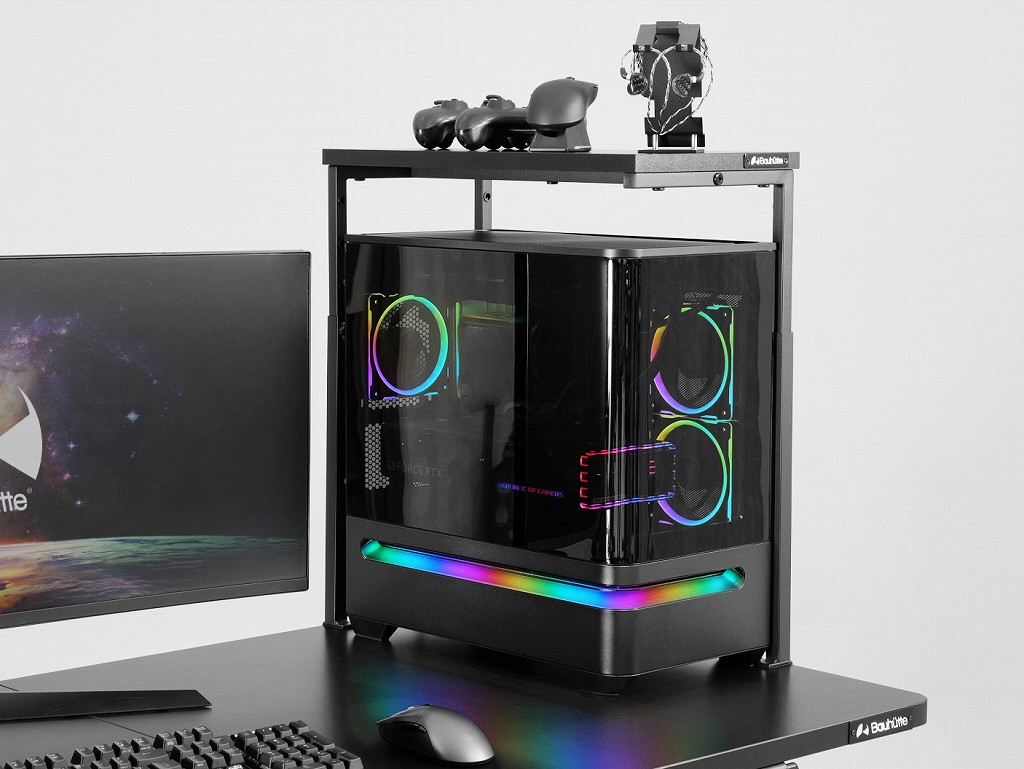 Bauhutte、デスクに置いたPCの上部空間を収納スペースに変える「PC上ラック」